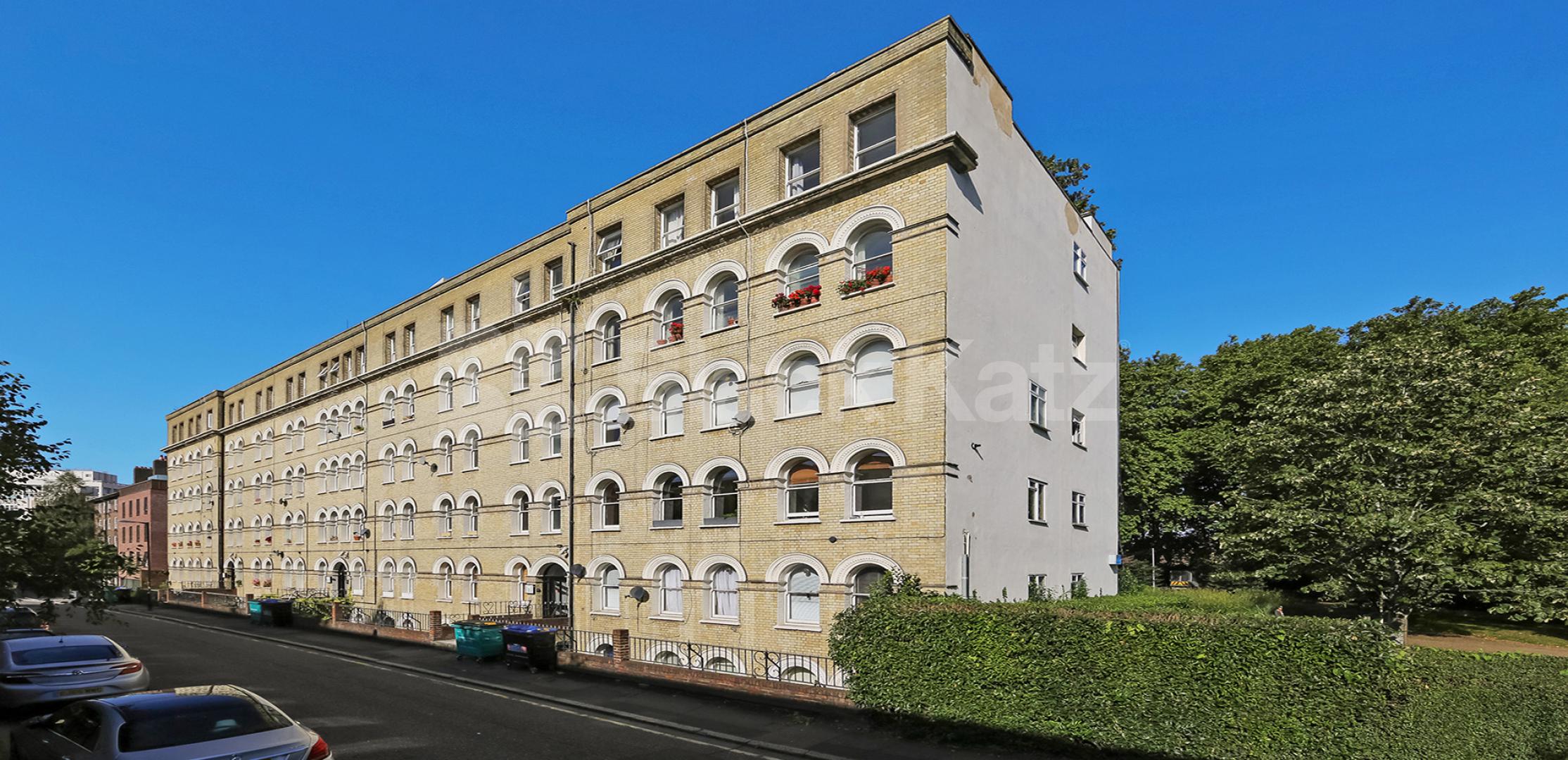 			UNDER OFFER  , 2 Bedroom, 1 bath, 1 reception Apartment			 Devonshire House.Bath Terrace, Borough/London Bridge